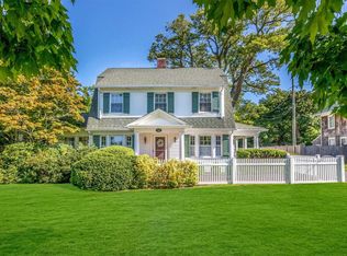 381 Middle Rd, Bayport, NY 11705