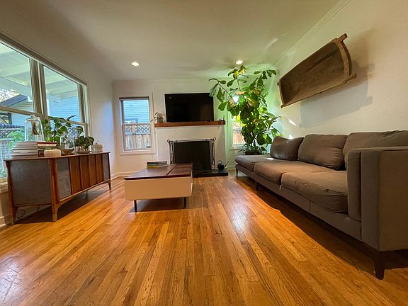 5th image of 463 Menker Ave