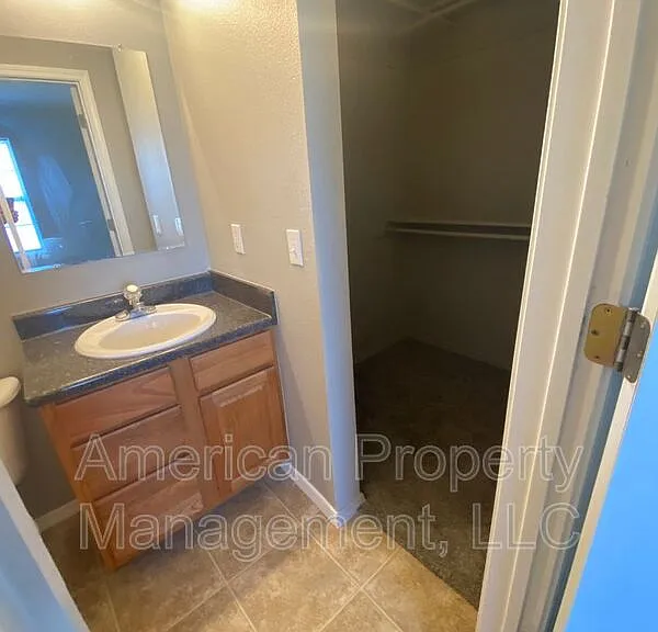 4716 NE Wisconsin St — Photo 5