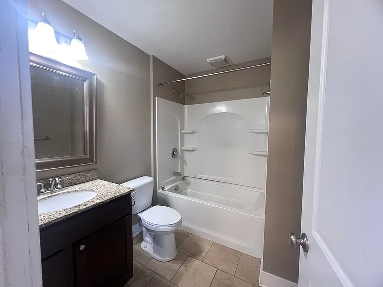 1040 Powers Ave NW — Photo 40