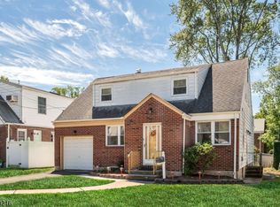 34 Bennett Rd, Teaneck, NJ 07666
