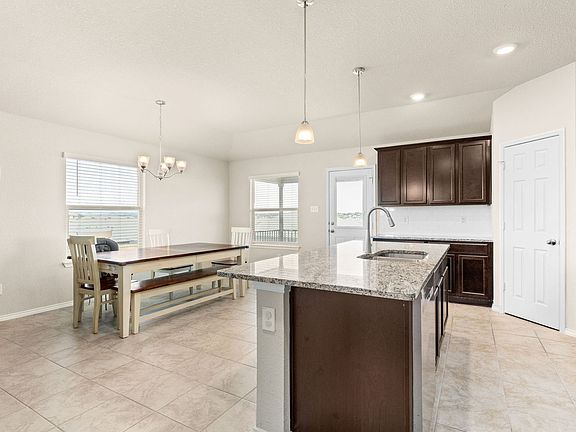 4th image of 2416 Elba Dr