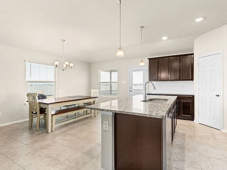 2416 Elba Dr — Photo 4
