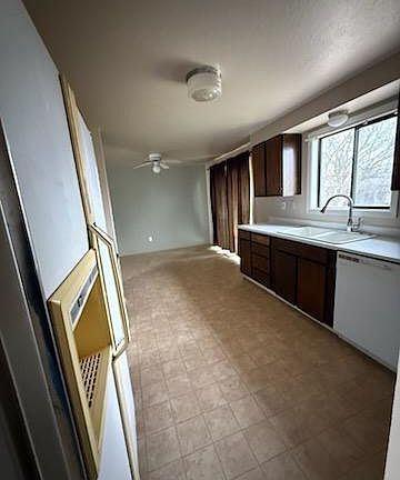 3rd image of 311 E 7th St