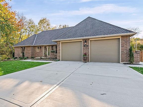 2nd image of 109 Willow Point Rd