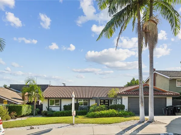 221 E Los Amigos Ave, Montebello, CA 90640