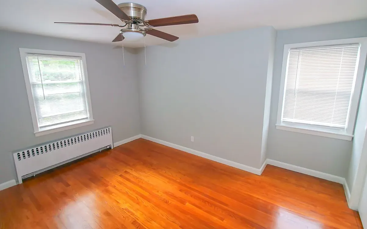 229 Gaston Ave — Photo 3
