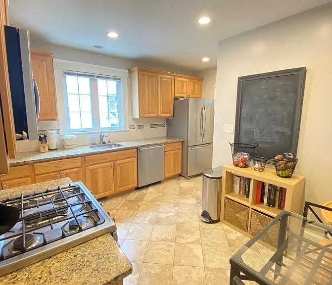 72 Thorndike St — Photo 8