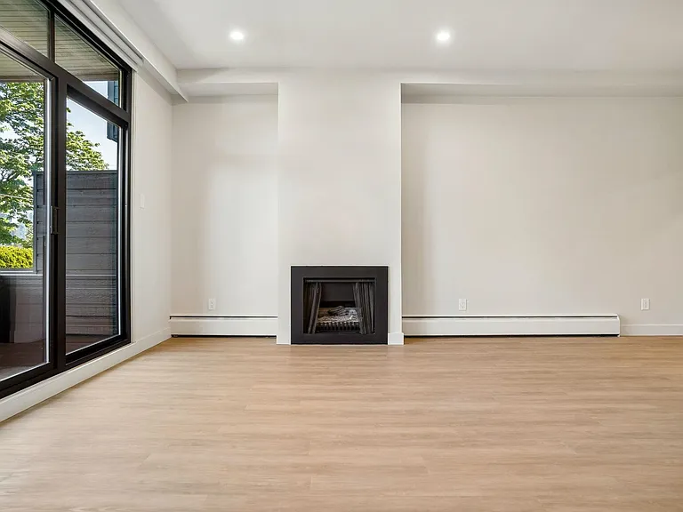 1010 Cypress St — Photo 4