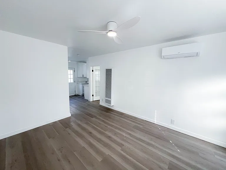 1506 1/2 Maple St #1506 — Photo 6
