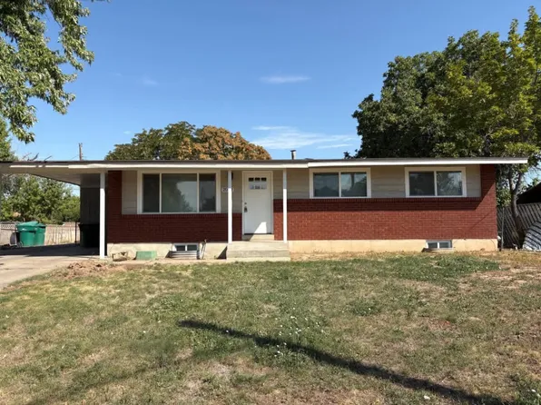 2042 W Mark St #B, Layton, UT 84041