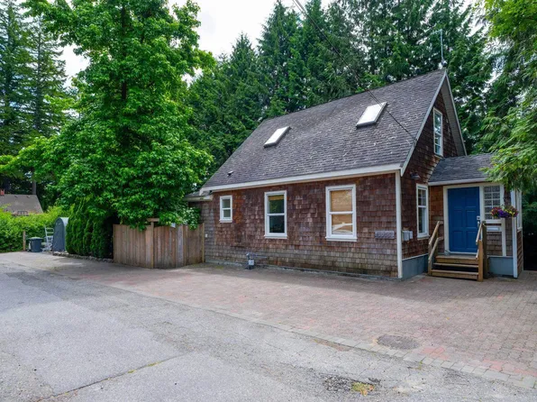 1075 Gladwin Dr, North Vancouver, BC V7R 1A1