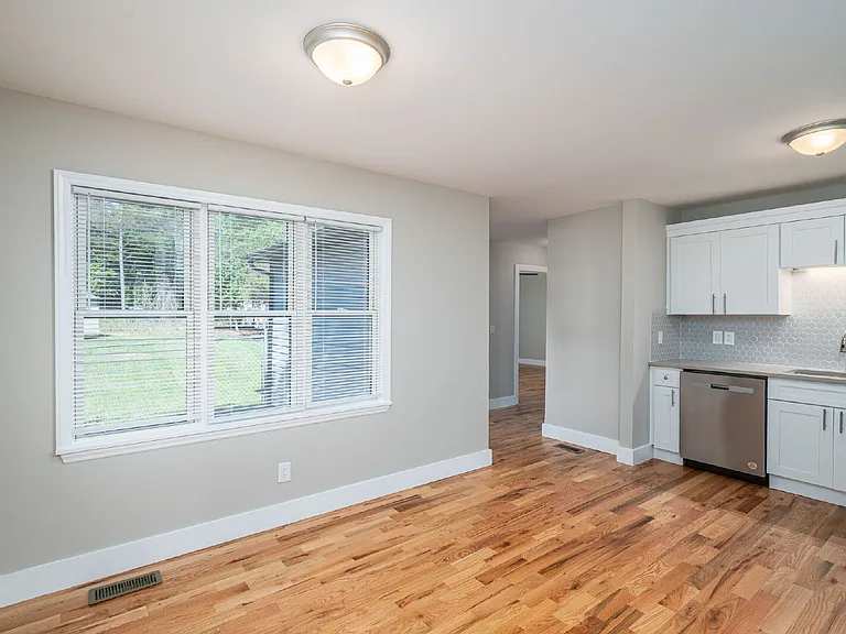 412 Forest Dr — Photo 12
