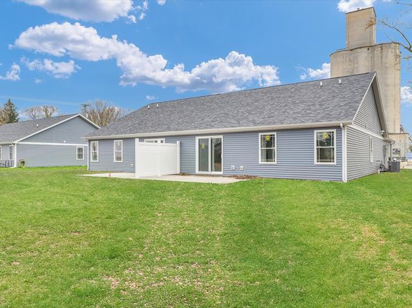 207 E Fairfield St, Fisher, IL 61843