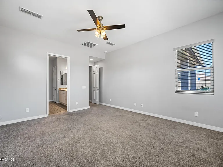 884 E Ladbroke Way — Photo 14