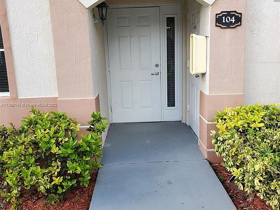 2nd image of 1271 SE 27th St Unit 104