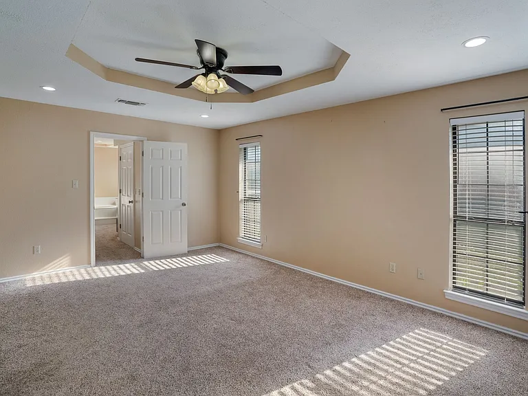 300 E Short St — Photo 21