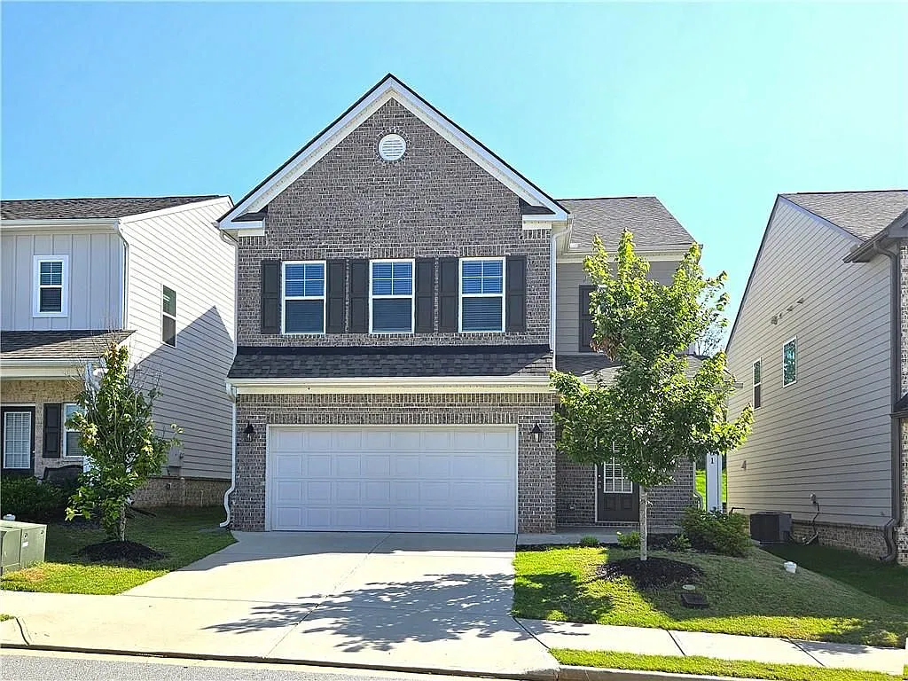 4 bed, 3.0 bath, 2440 sqft, $2,400 — Photo 1