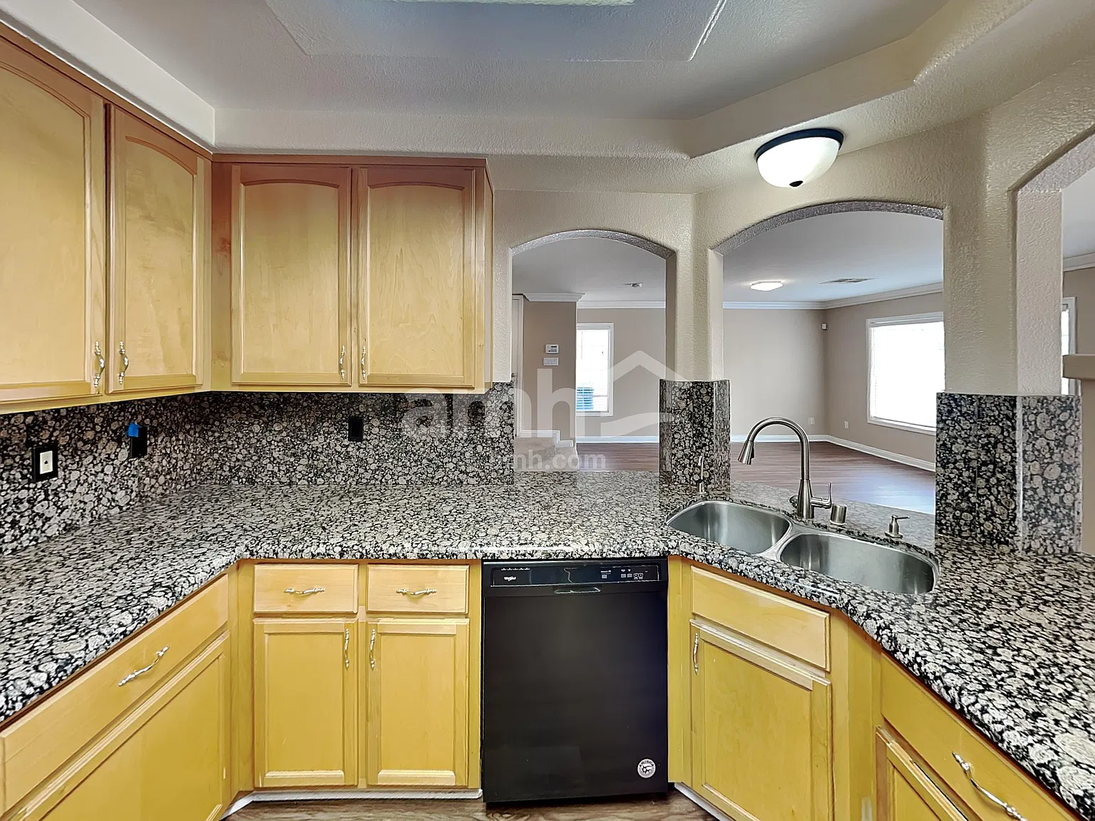 3 bed, 2.5 bath, 1613 sqft, $2,195 — Photo 4