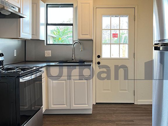 2nd image of 401 Drake Ave #2