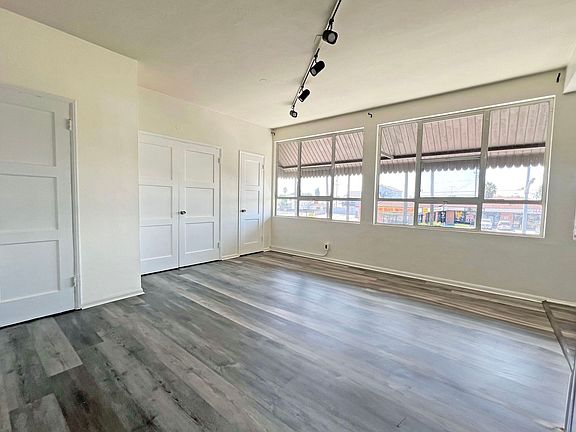 4th image of 2292 Long Beach Blvd #B