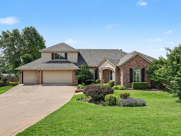 2204 Hanover Ln, Edmond, OK 73034