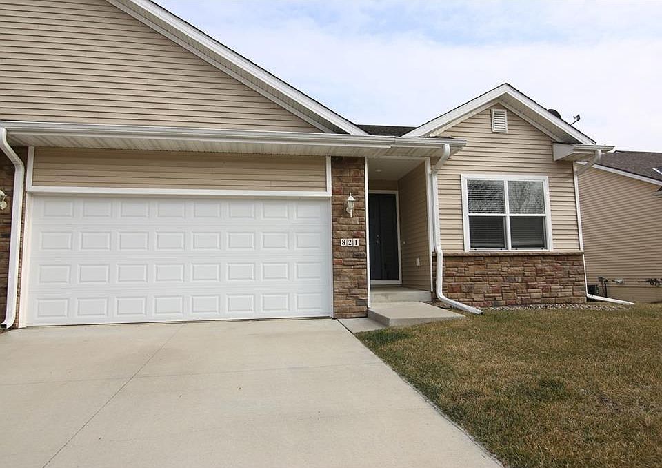 1st image of 821 W Trace Dr