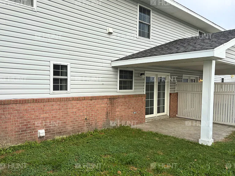570 Fern Ln — Photo 4