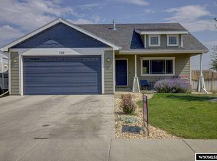 739 Camp Davis Cir, Evansville, WY 82636
