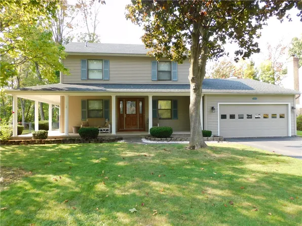 203 Crossroads Ln, Rochester, NY 14612