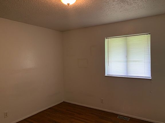 4th image of 2052 Central Pkwy