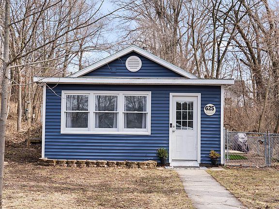 2nd image of 625 Barlow St