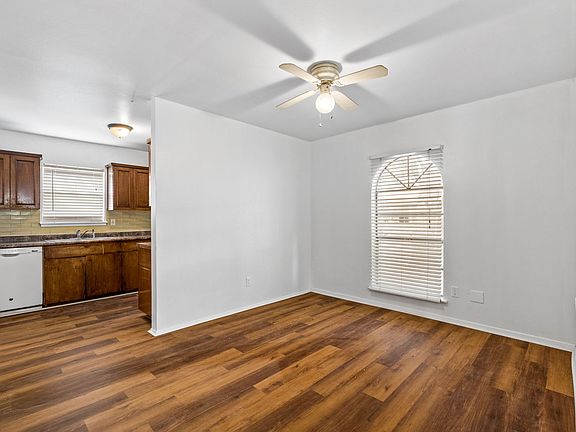 4th image of 2918 Pinewood Dr