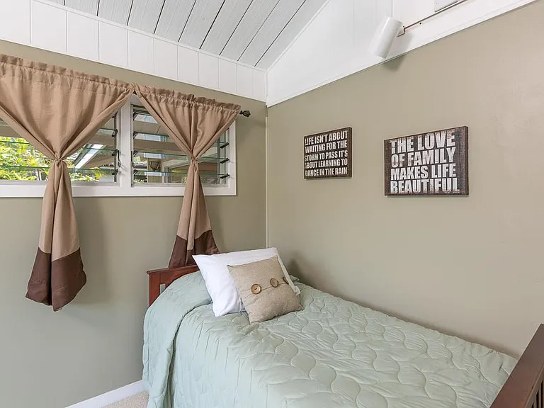115 Ainoni St — Photo 11