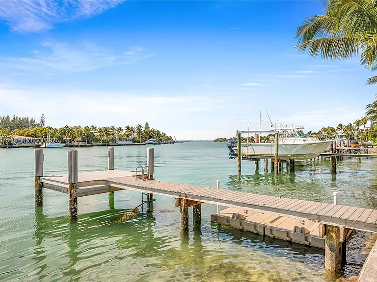 1170 S Biscayne Point Rd — Photo 2
