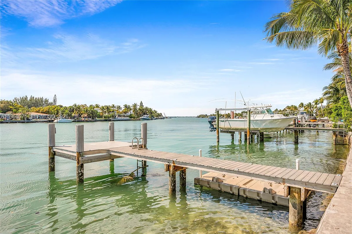 Building Photo - 1170 S Biscayne Point Rd