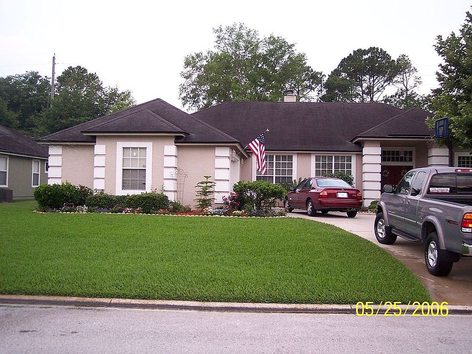 Front Left Yard