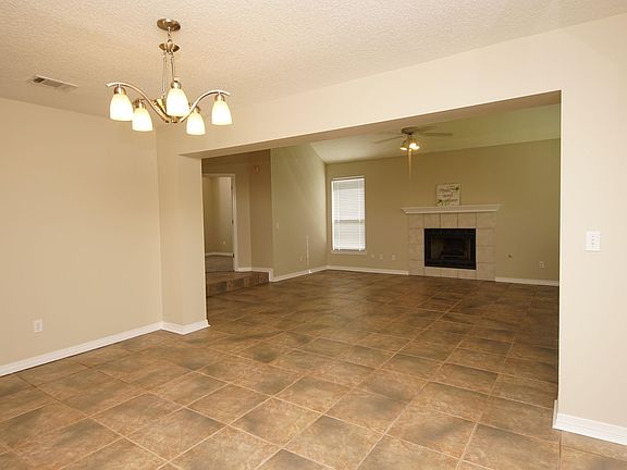 4th image of 1916 Mistral Ln W