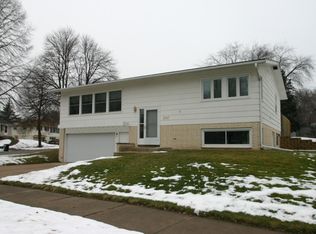 2417 18th St NW, Rochester, MN 55901