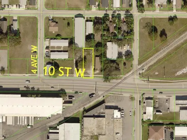 322 10th St W #17, Palmetto, FL 34221