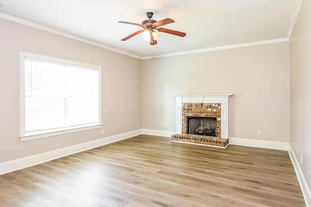 4 bed, 2.5 bath, 2038 sqft, $1,980 — Photo 4