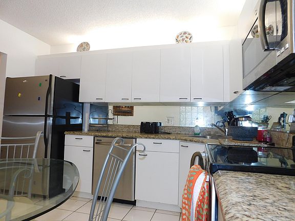 5th image of 5133 Brisata Cir APT P