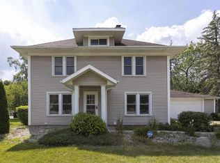 53061 Ridgewood Dr, South Bend, IN 46637