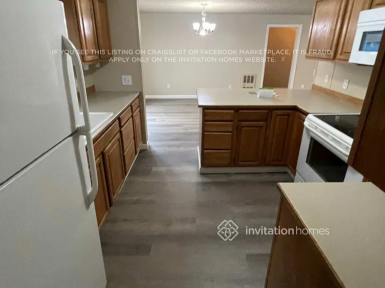 1425 63rd St SE — Photo 8