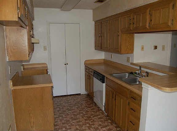 5th image of 4815 Lomax Dr