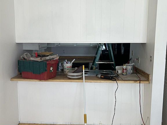 4th image of 8144 Stonebrook Dr