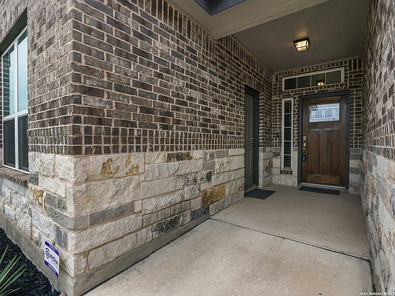 4th image of 381 ORION DR