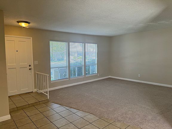 Entry way/Living room