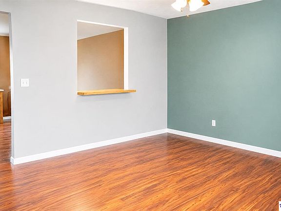 3rd image of 206 Vineyard Rd