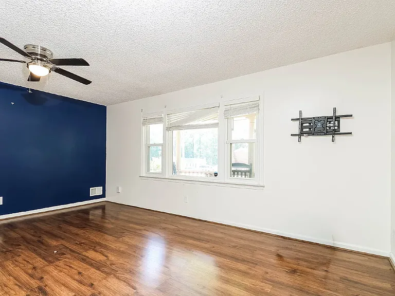 9424 Highgate Rd — Photo 10